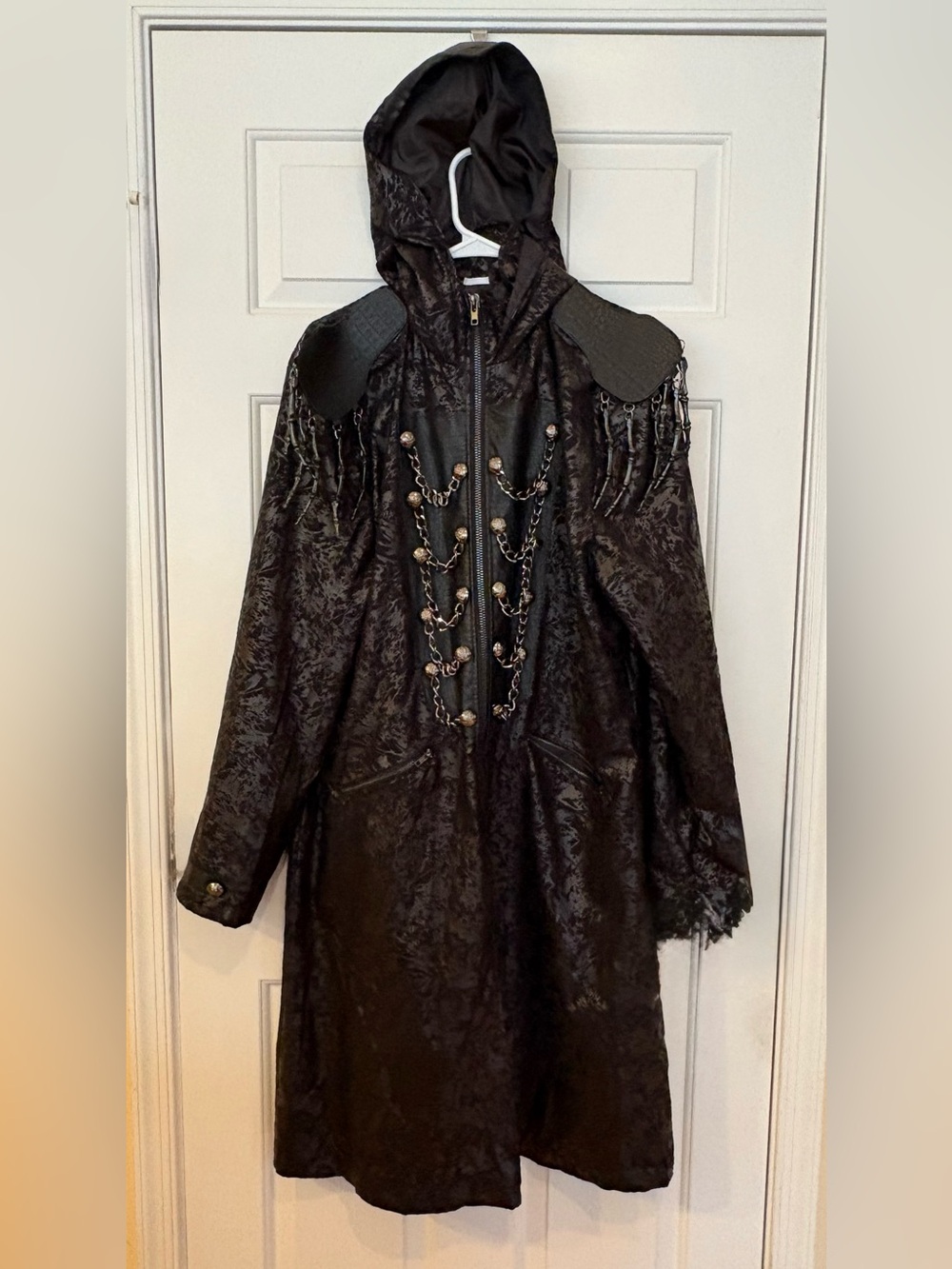 Spirit Halloween XL Black Goth Skull Chain Hooded Grim Reaper Costume Robe Coat